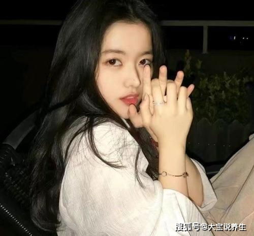  幽默笑话从哥们儿手里借了辆二手车,深夜第一次独自上路
