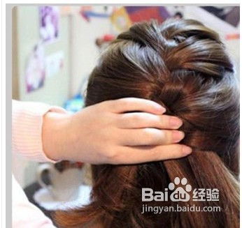  四步完成的韩式编发