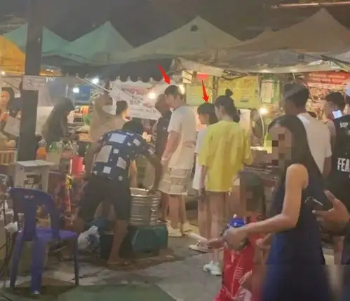  王思聪打扮时髦高调堪比巨星出场,不戴口罩与小女友入住高档酒店