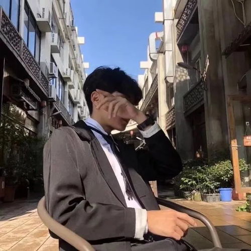qq头像伤感男生快手