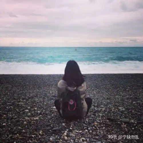 2018最火情侣头像背影感