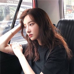  最新版2018女生长发侧面伤感头像乐天派小女人湿了眼角的泪