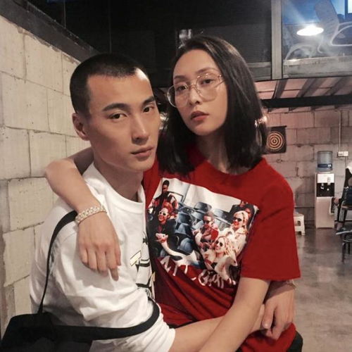  李小璐新男友被认错已婚男歌手ty在线辟谣连发色都没认对