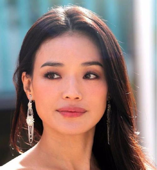  娱乐圈仅存的7位方脸女明星,她们的脸方下巴宽,但谁能说不美