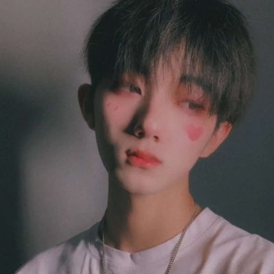 最新男生头像女头