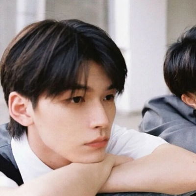  2023文艺气质男生头像