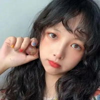 好看的头像图片女生卷发