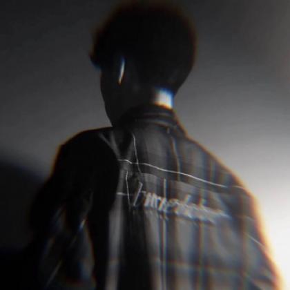  qq头像背影男生,我终于可以放手了