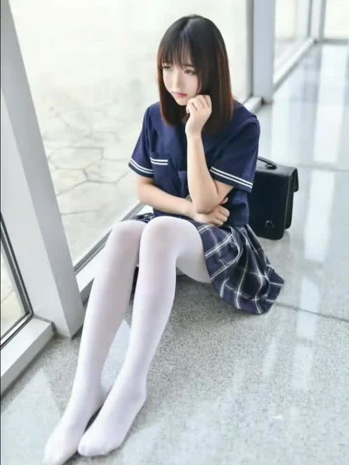  暑假约小美女拍cosplay,她想玩白丝jk制服
