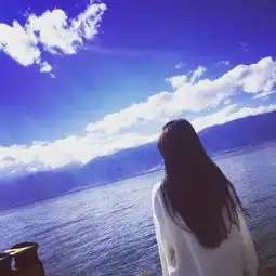  qq上一个人的背影的头像求推荐,