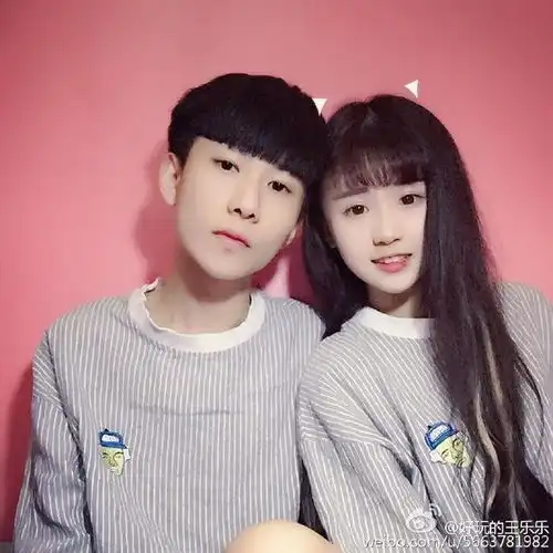 网红情侣头像一男一女婚