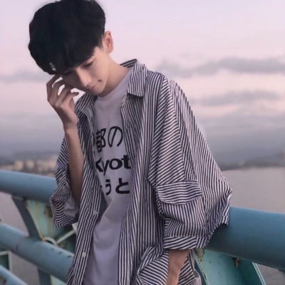  男生头像高清图片帅气男生保持冷漠不要撒娇