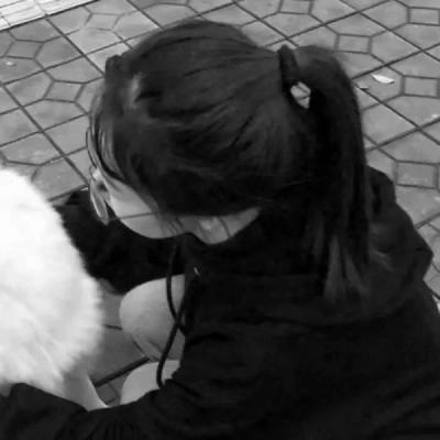  伤感黑白女生头像,女生伤感心碎的头像黑白图片
