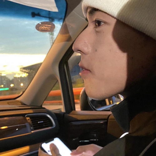  男生头像感觉合适就换上
