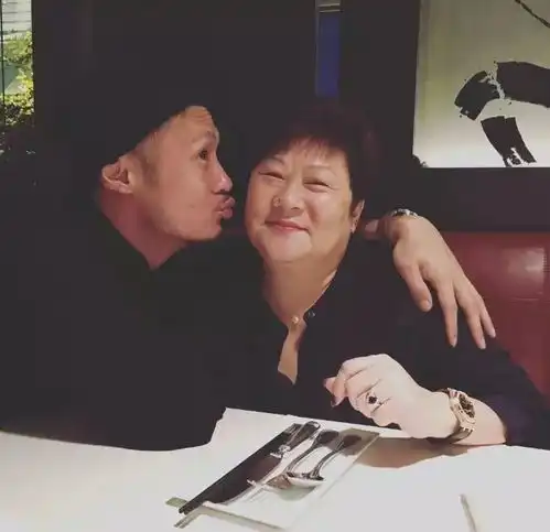  余文乐迎娶170白富美,靠的就是这身霸气侧漏的肌肉