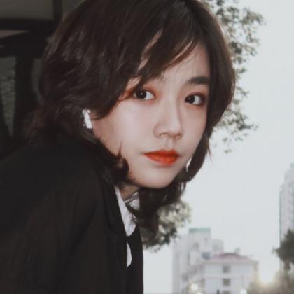  有刘海甜美女生头像很像我的下一任女友