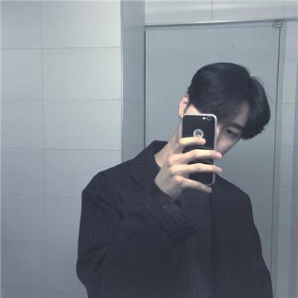  比较好看的韩版男生头像,用乐观的心情做事的男人