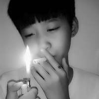  抽烟的样子很有型,很陶罪霸气男生颓废抽烟头像,烟这东西少抽