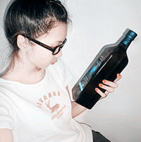  求一个很纯的侧面的短发齐刘海女生头像