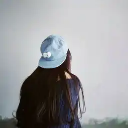  唯美头气质长发背影qq头像不要隔着屏幕对一个人产生好感