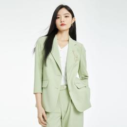 头像女生简单气质西装