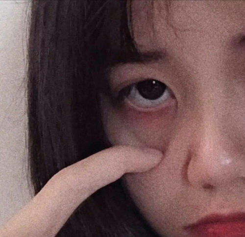  女生头像眉秀似山,眼拥大海