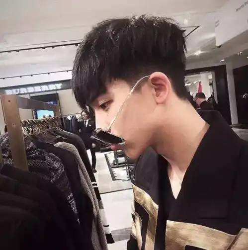  换个发型,立刻变小鲜肉