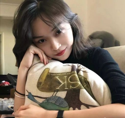 哈哈哈哈哈哈哈一波笑到窒息的神评论
