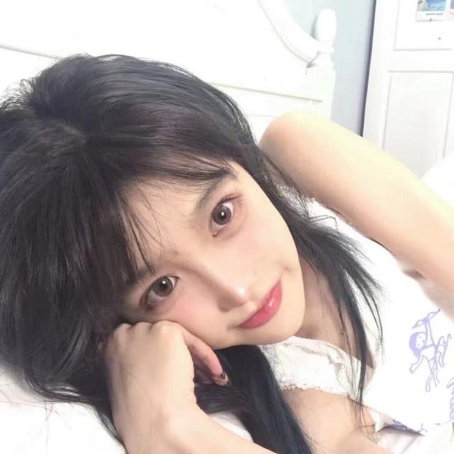  自拍文案2黑眼圈是昨日心事的落款