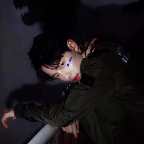 微信男生头像帅气冷酷绅
