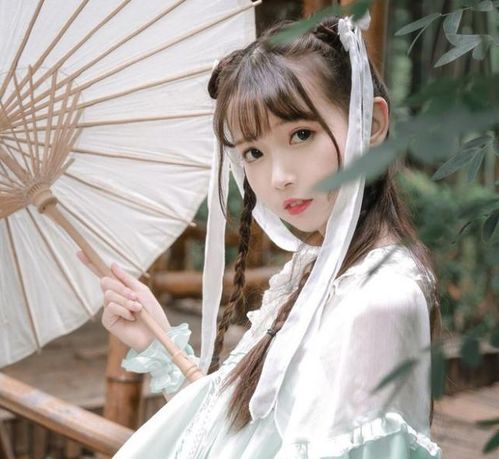  脸上有这三个特征的女生,是天生的童颜脸