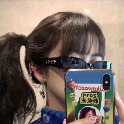头像女生沙雕可爱女生