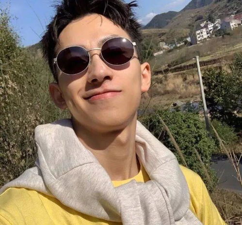 头像男生帅气男孩