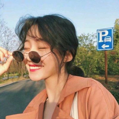  简单气质森系女生头像