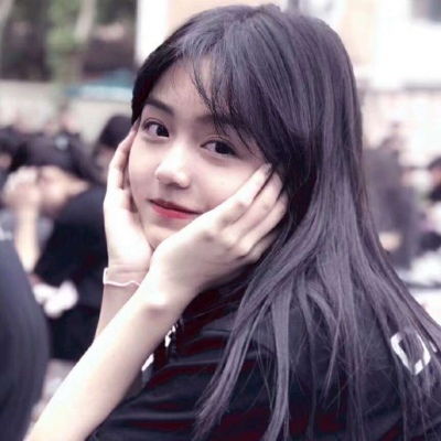  微信女生头像高冷霸气,风情万种走路带风