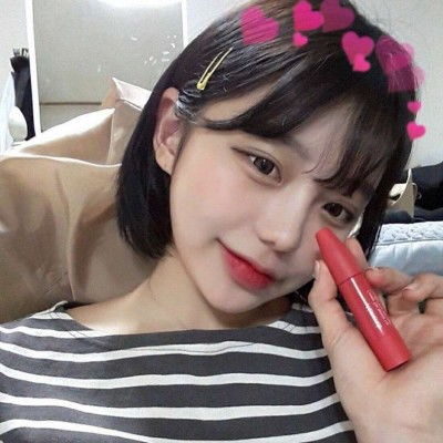  2019最潮最火女生头像长发搞怪可爱点的美女