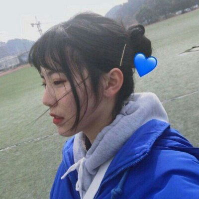 剪发头侧面女生头像