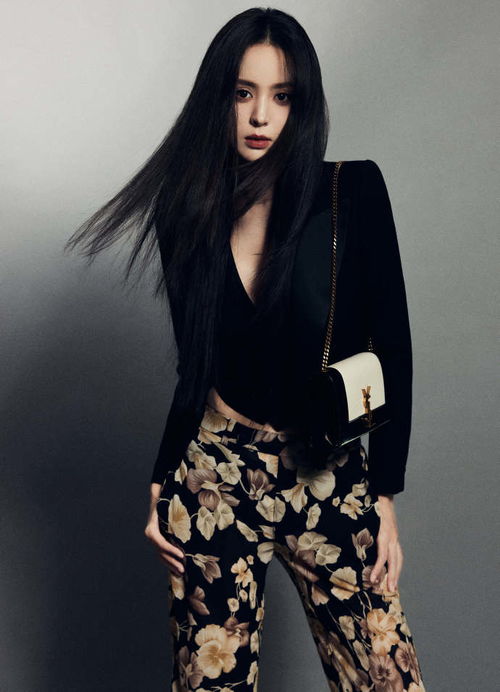  美女娜扎穿珍珠裙典雅清丽身材凹凸有致太惊艳