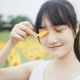 树叶遮脸女生头像