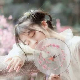  一笔花前输月色,一卷长生逊流年古装唯美女生头像