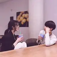 情侣头像亲嘴双人长凳