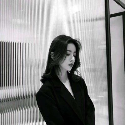 高冷气质女黑白头像,霸气超拽黑白女生头像