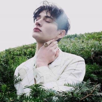  最新帅气欧美男生头像欧美男生个性qq头像