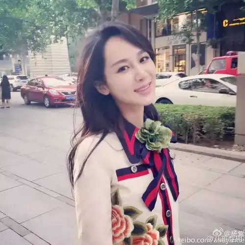  杨紫秦俊杰与其淹没在情人节的茫茫狗粮中,不如晚两天公布恋情