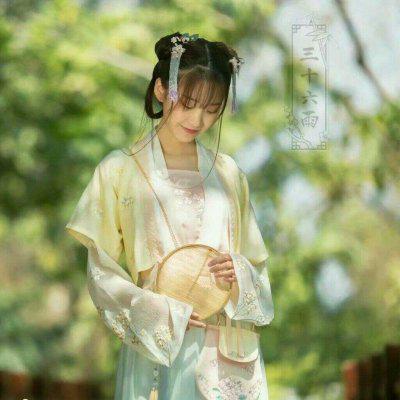  古风头像女生仙气真人懵懂少女有点冷酷的