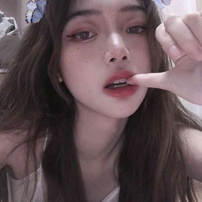  沫兮个性唯美时尚精致女生头像