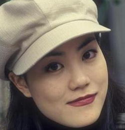  王菲方脸变瓜子脸