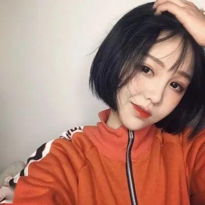  微信头像霸气好看的短发女生头像