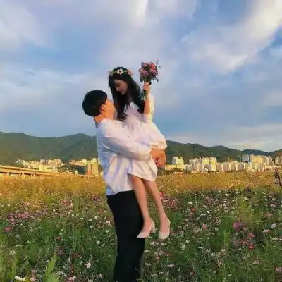 神仙颜值情侣头像真人在爱面前我变成一个木偶