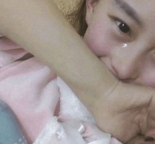  服务区上演男女同厕景象,女性冲进男厕所一起抢位置哈哈情侣网易订阅